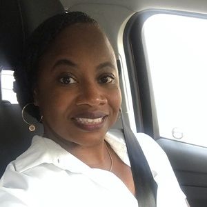 Meet your Posher, Monique